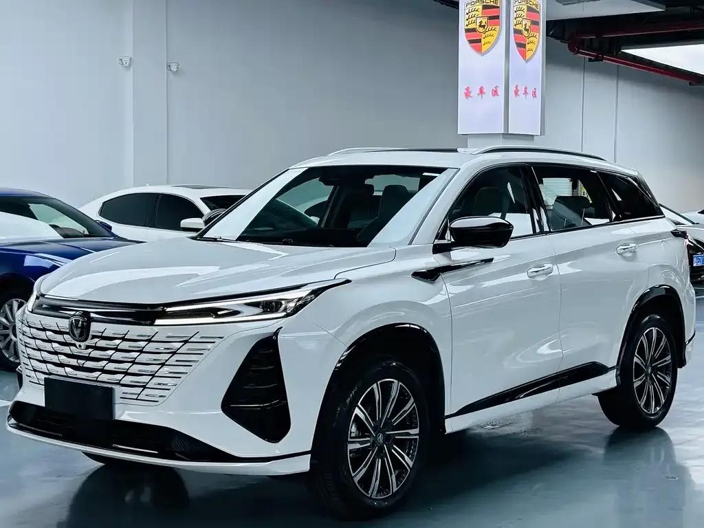 Changan CS75 PLUS — фото 1