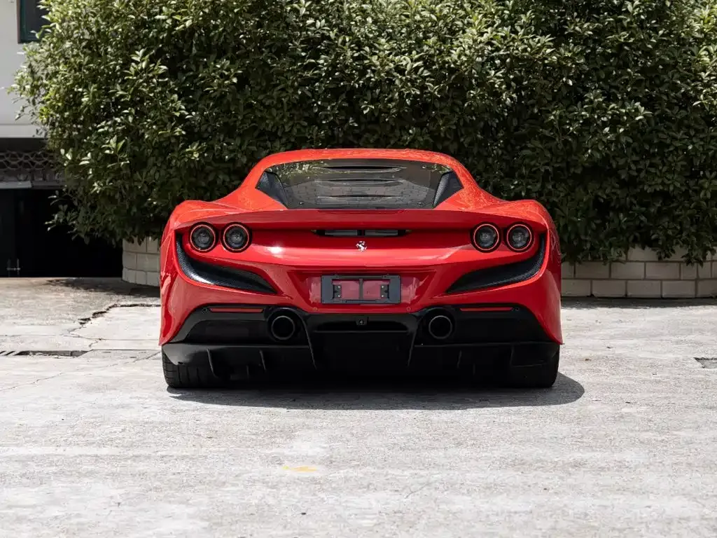 Ferrari F8 — фото 5