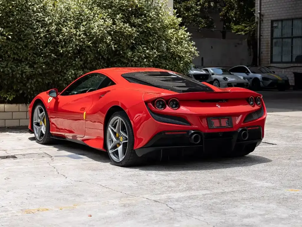 Ferrari F8 — фото 6