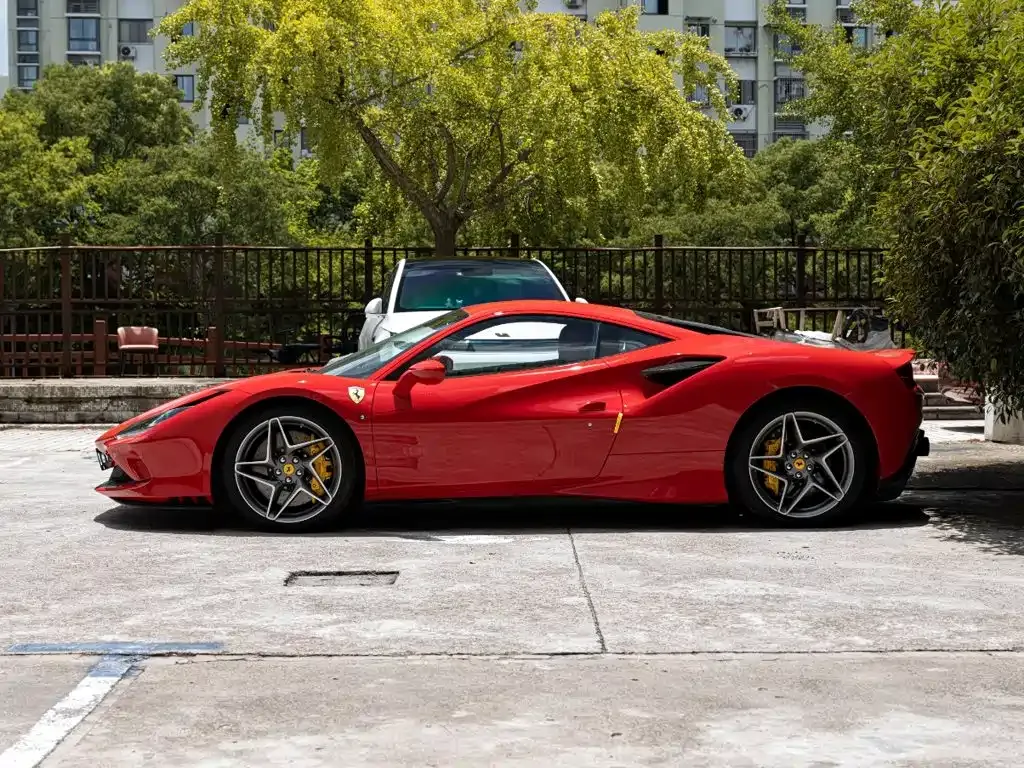 Ferrari F8 — фото 2