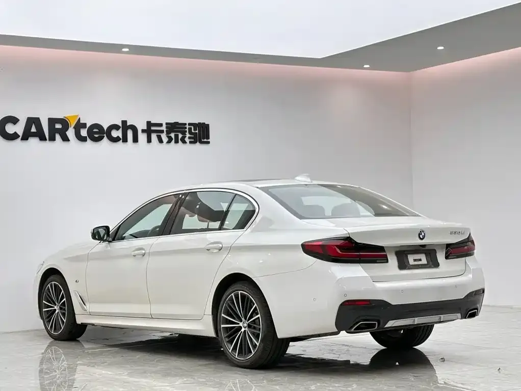BMW 5 Series — фото 2