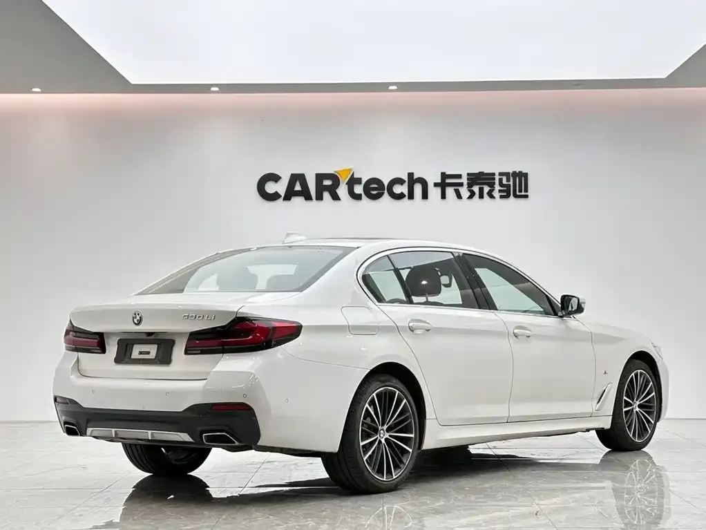 BMW 5 Series — фото 6