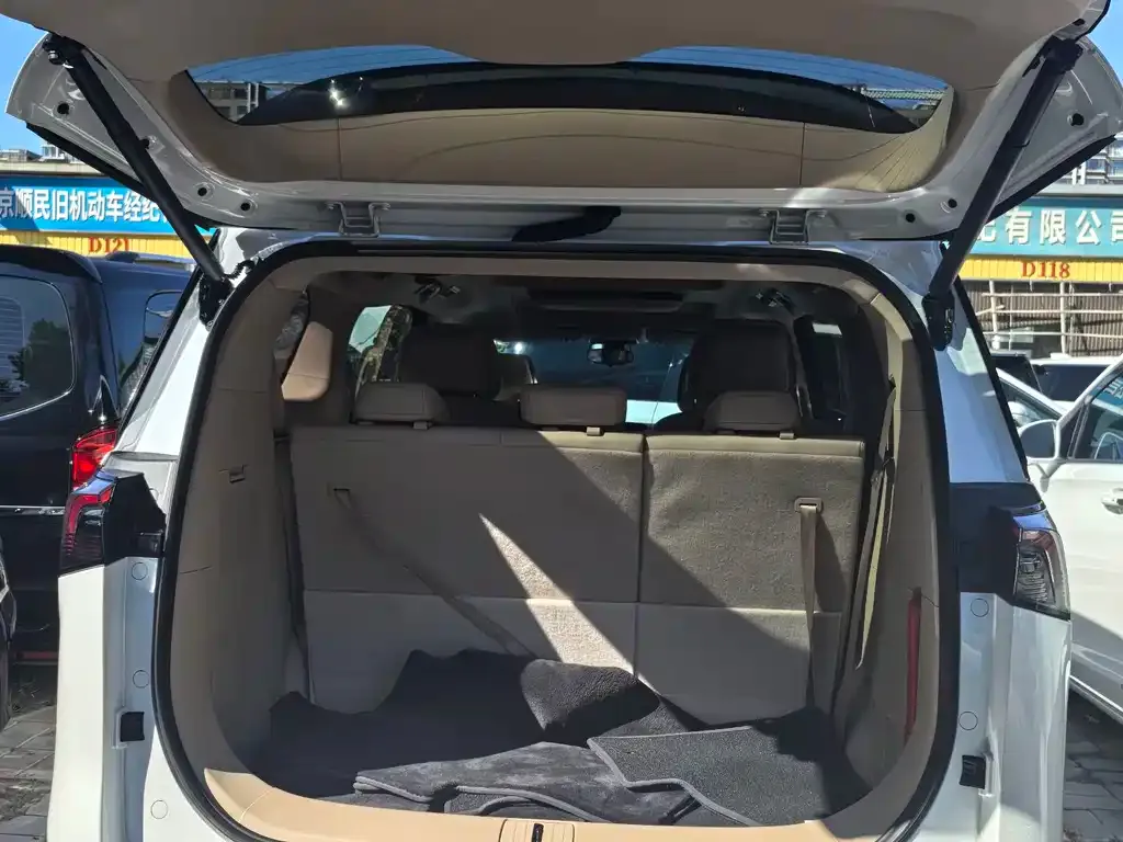 Buick GL8 Hybrid — фото 3