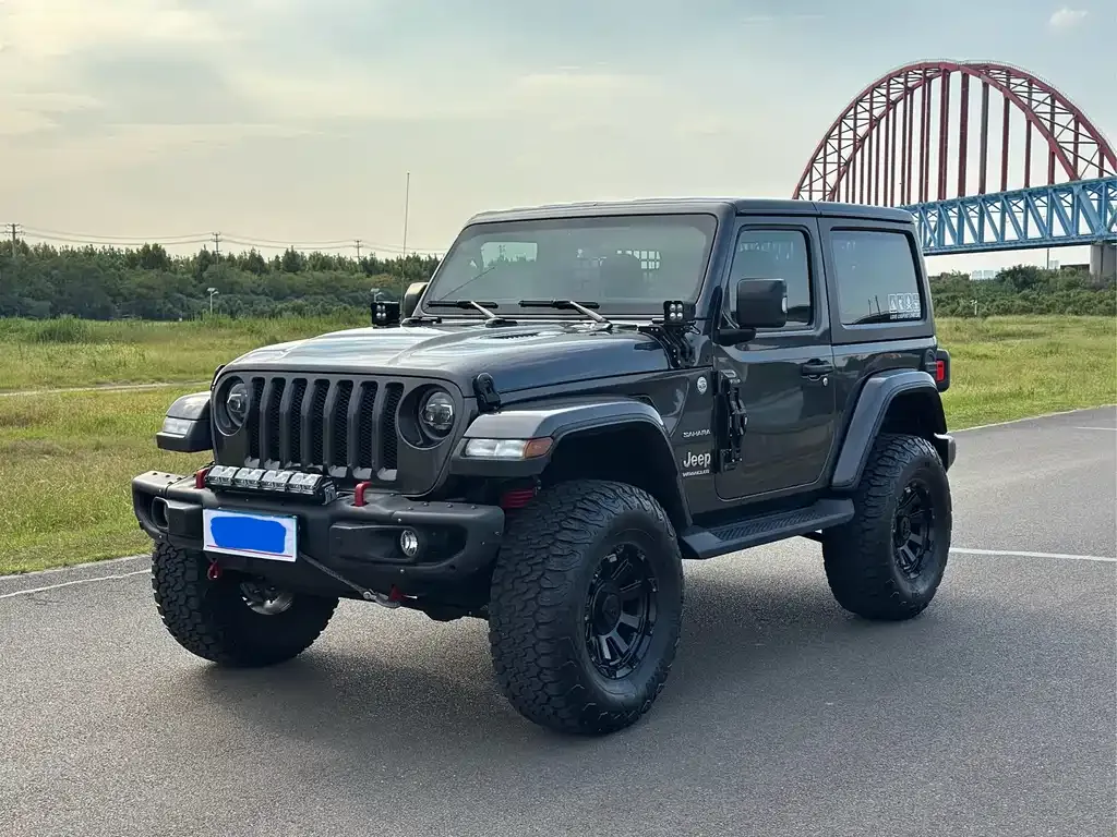 Jeep Wrangler — фото 1