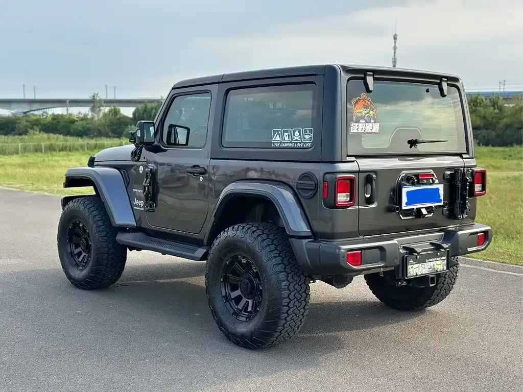 Jeep Wrangler — фото 9