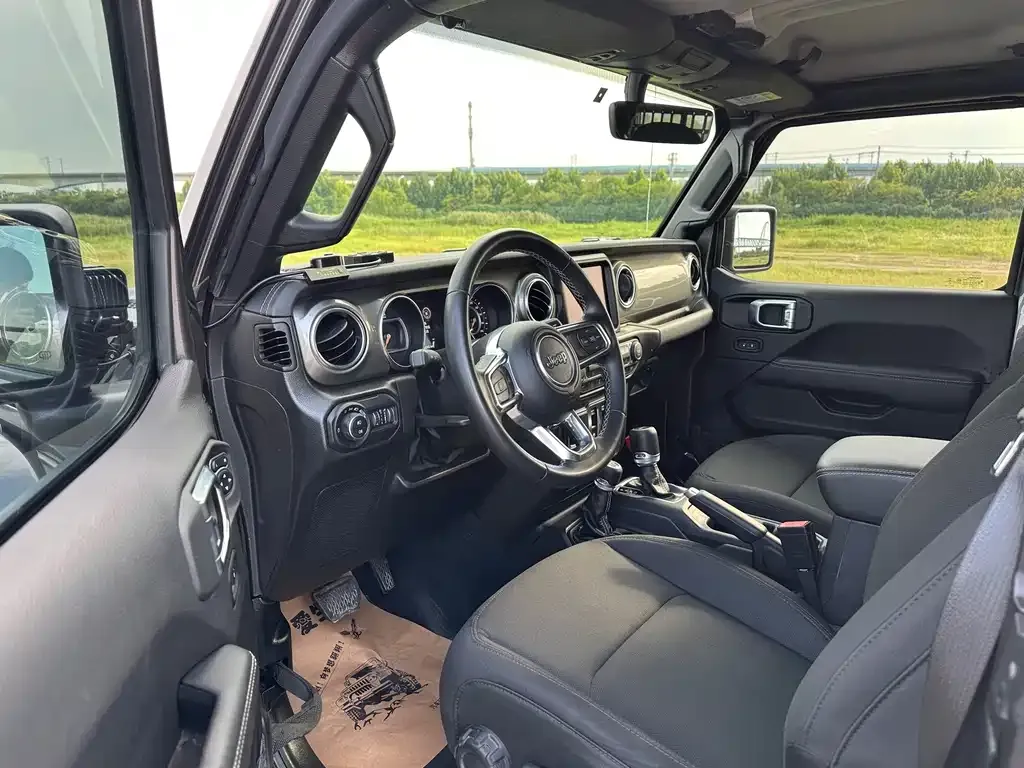 Jeep Wrangler — фото 3