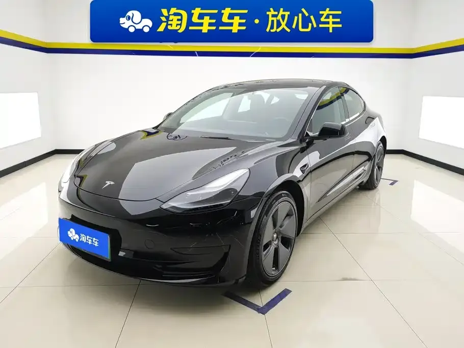 Tesla Model 3 — фото 1