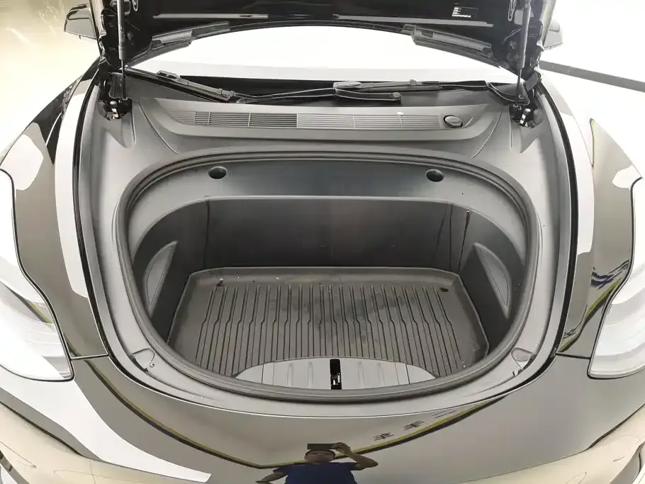 Tesla Model 3 — фото 10