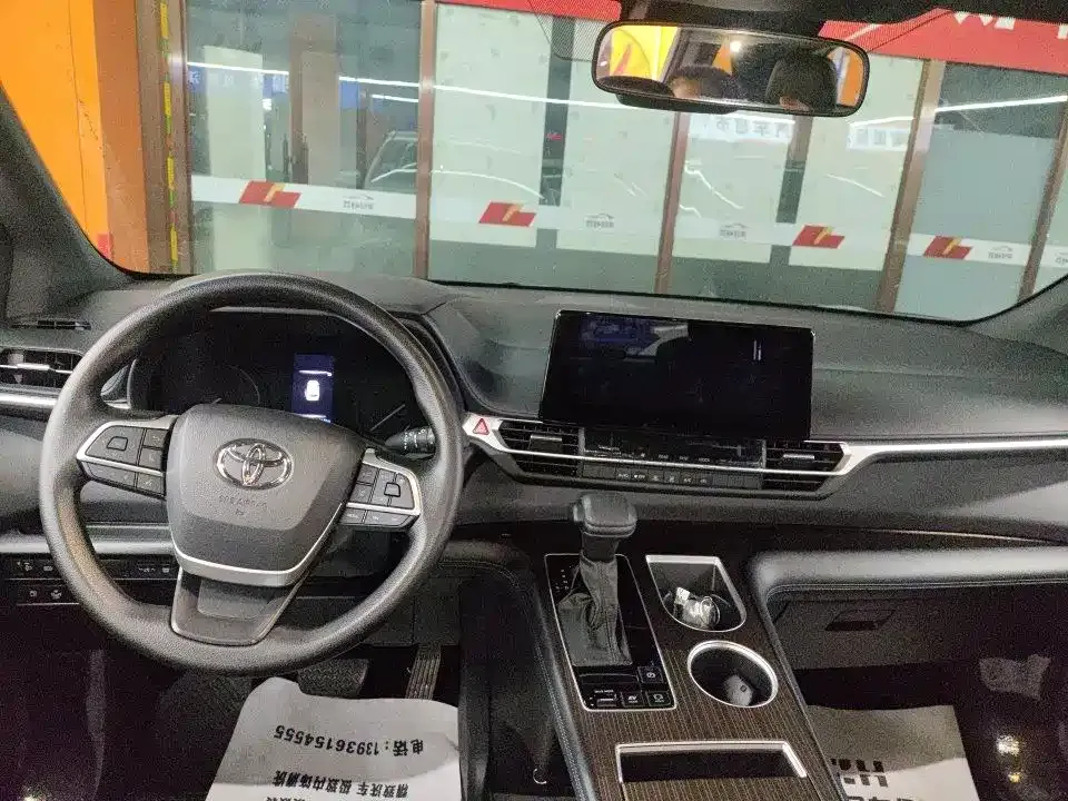 Toyota Granvia — фото 8