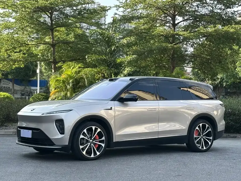 NIO ES8 — фото 1