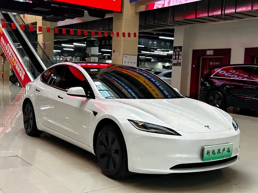 Tesla Model 3 — фото 7
