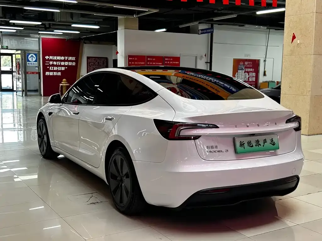 Tesla Model 3 — фото 4