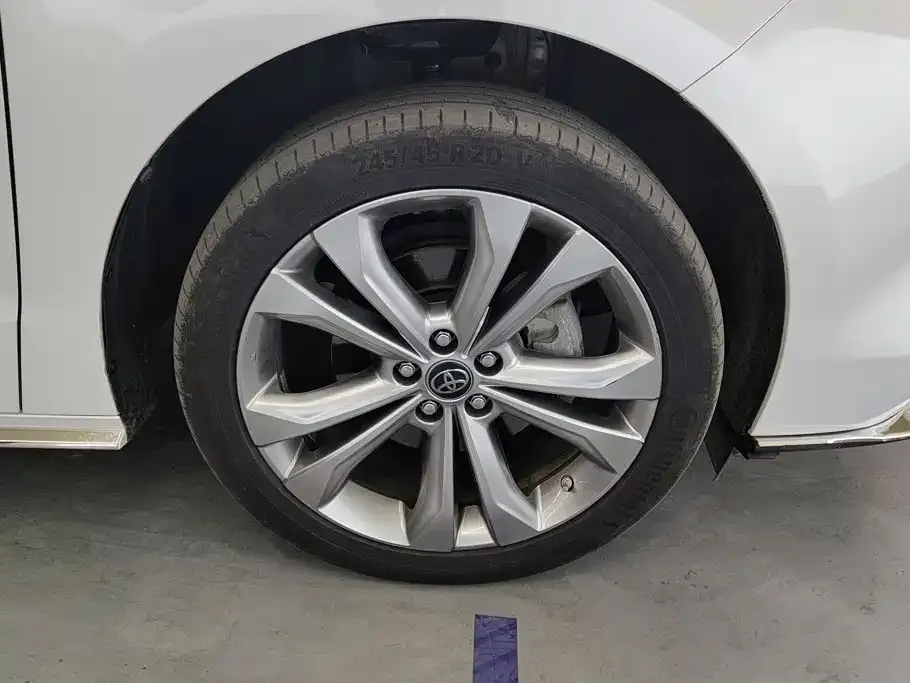 Toyota Sienna — фото 2