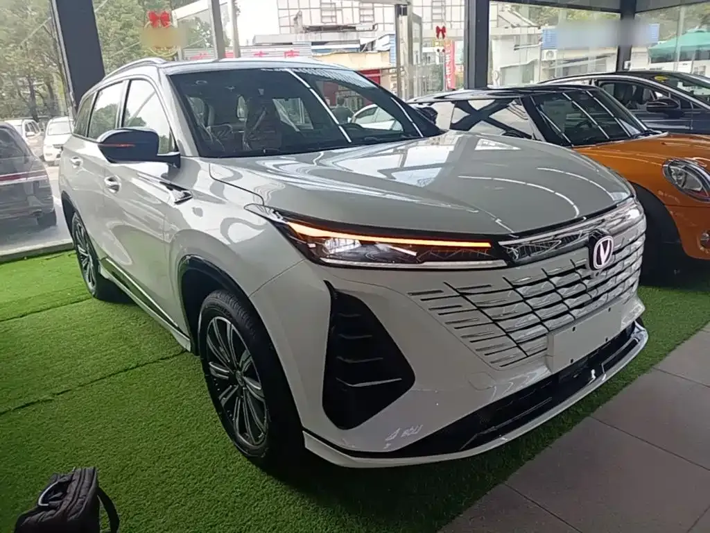 Changan CS75 PLUS — фото 9