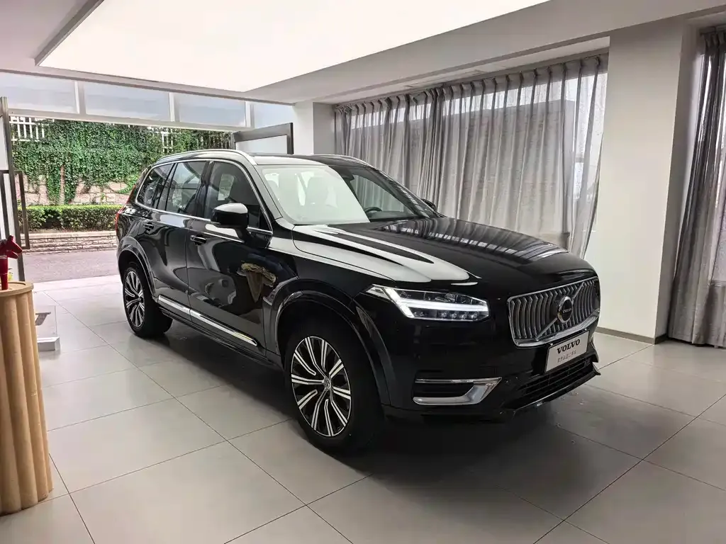 Volvo XC90 — фото 2