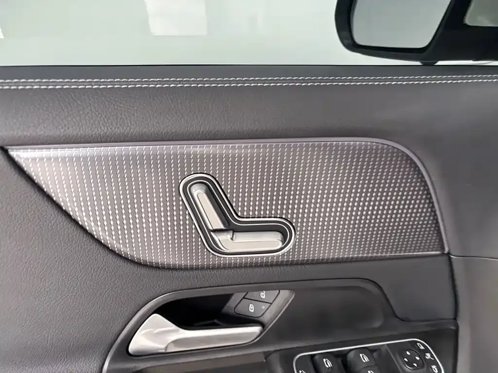 Mercedes-Benz GLA — фото 7