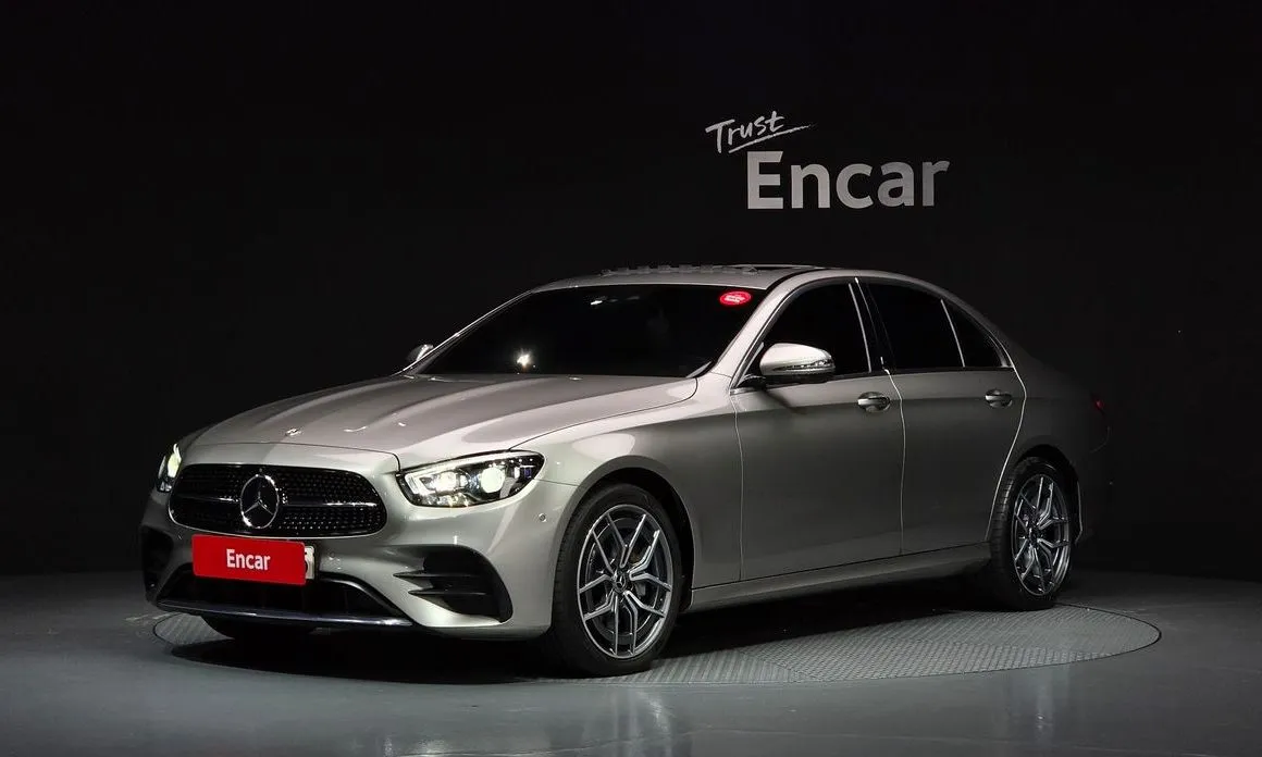 Mercedes-Benz E-Class — фото 1