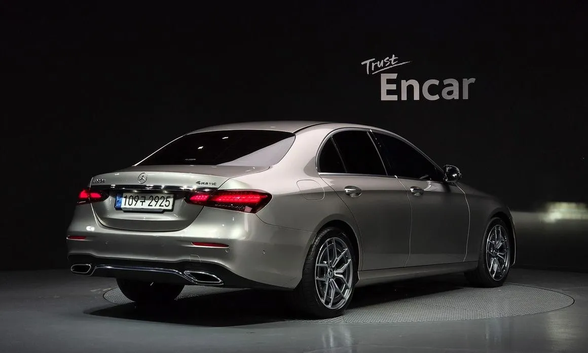 Mercedes-Benz E-Class — фото 5