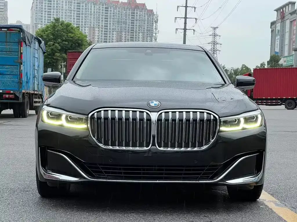 BMW 7 Series — фото 4