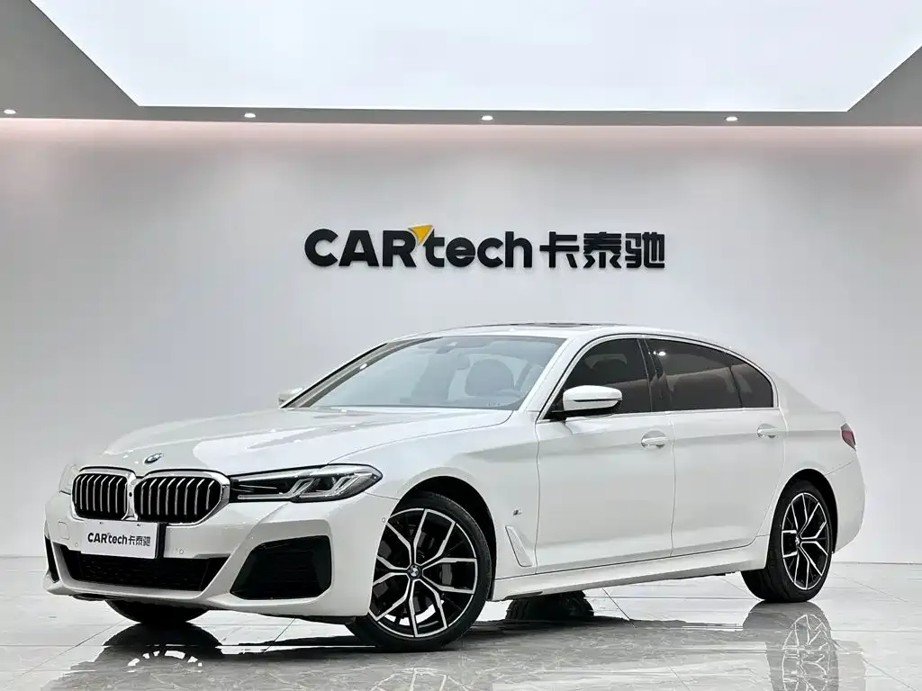 BMW 5 Series — фото 1