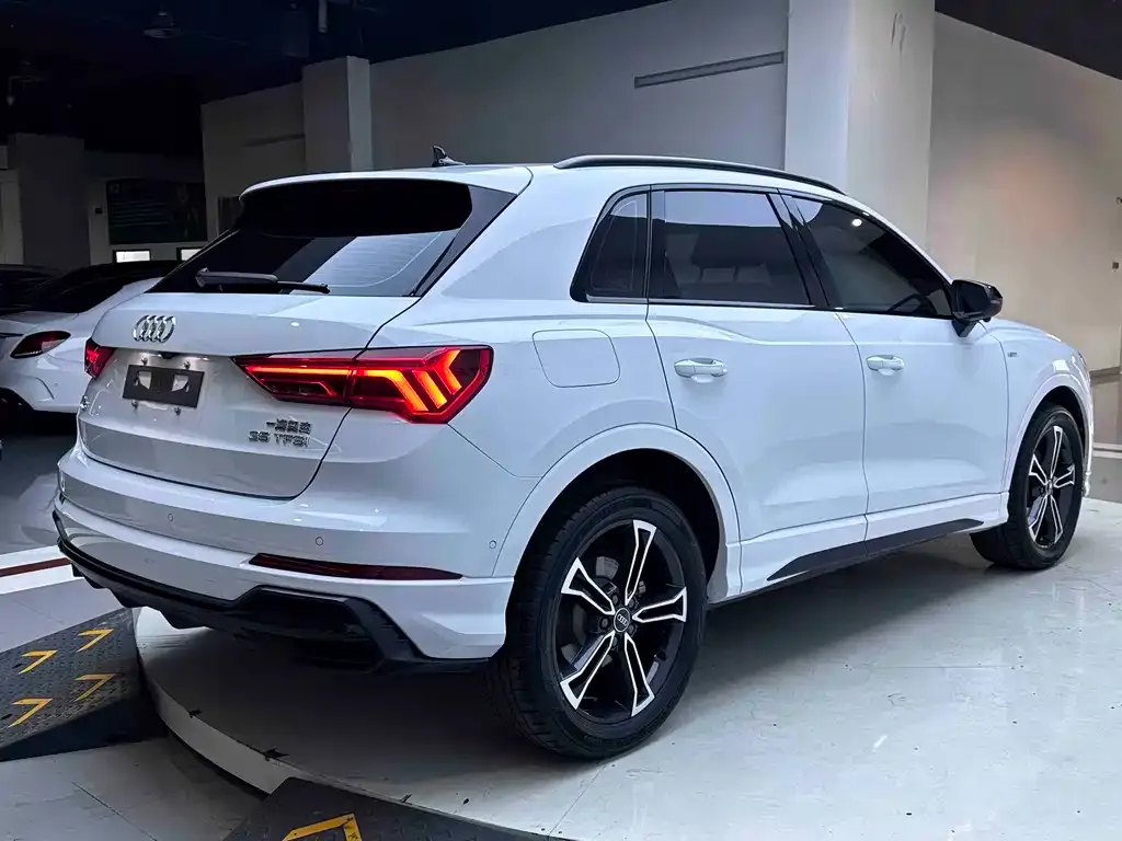 Audi Q3 — фото 4