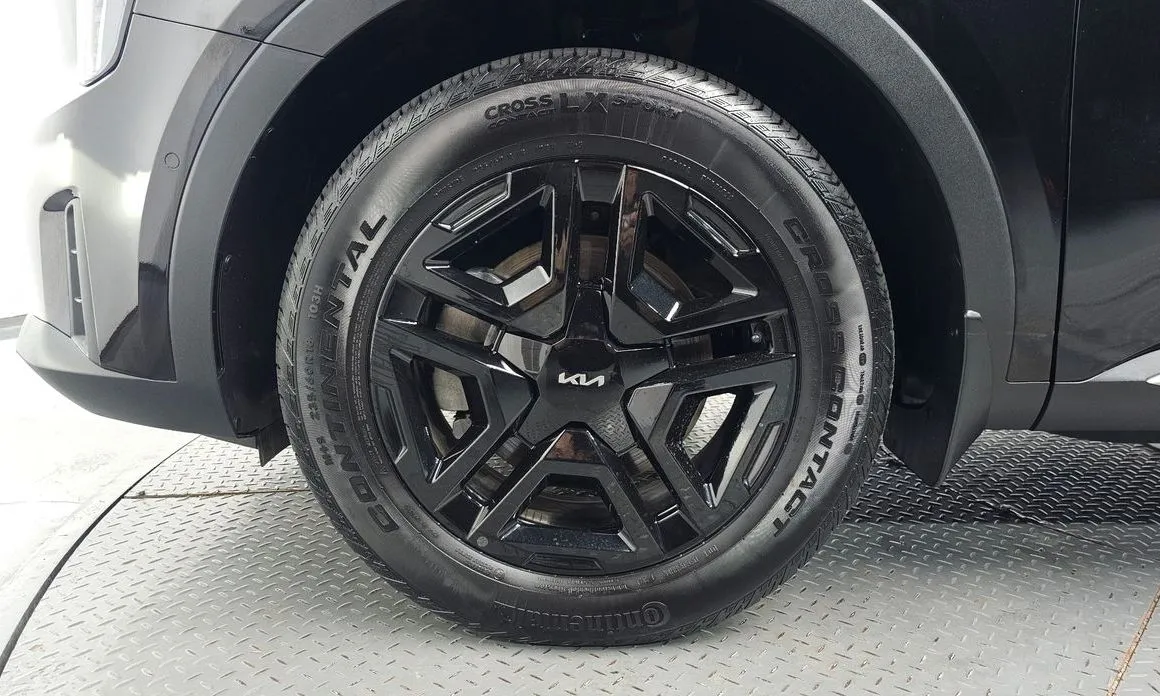 Kia Sorento — фото 7