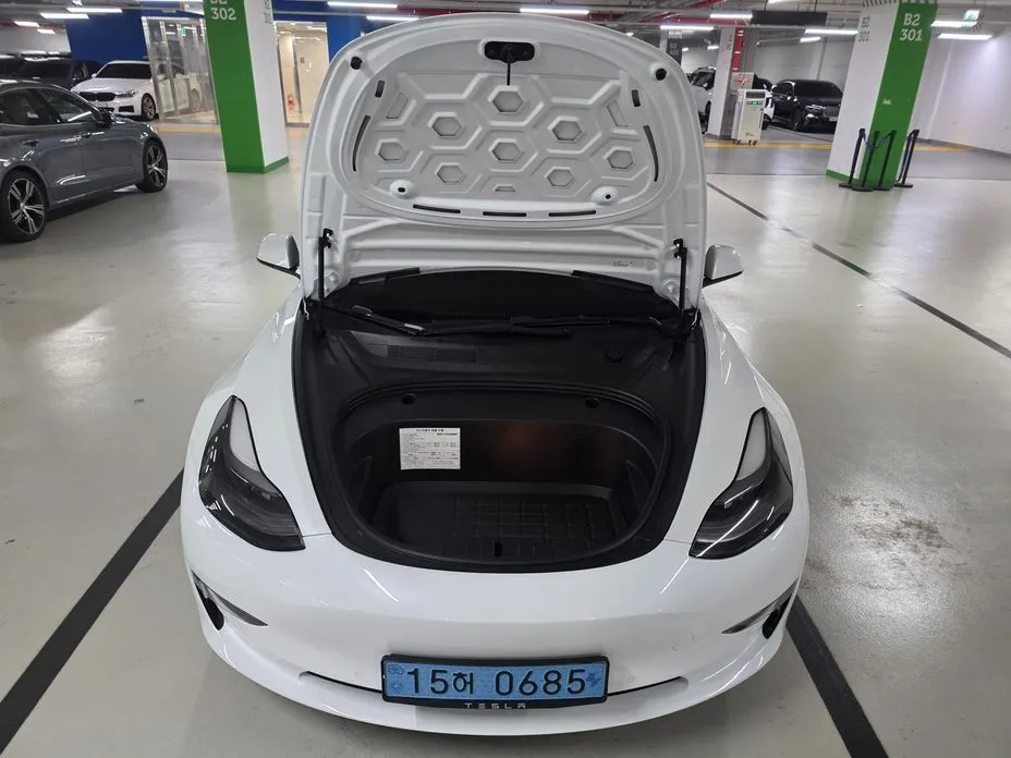 Tesla Model 3 — фото 10