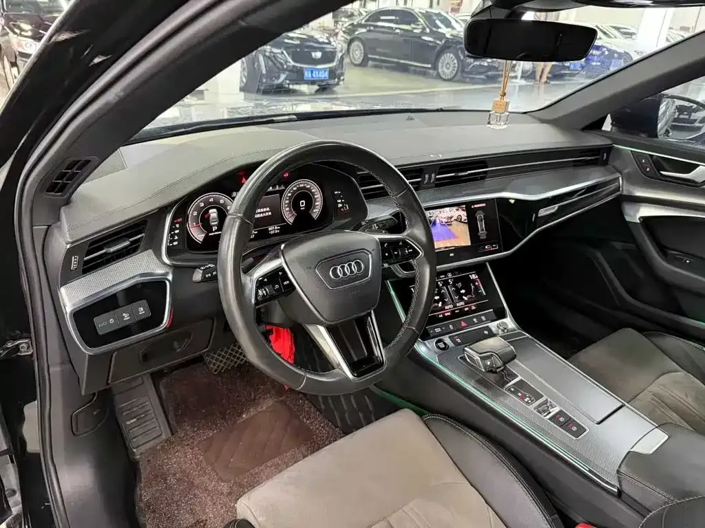Audi A6L — фото 5