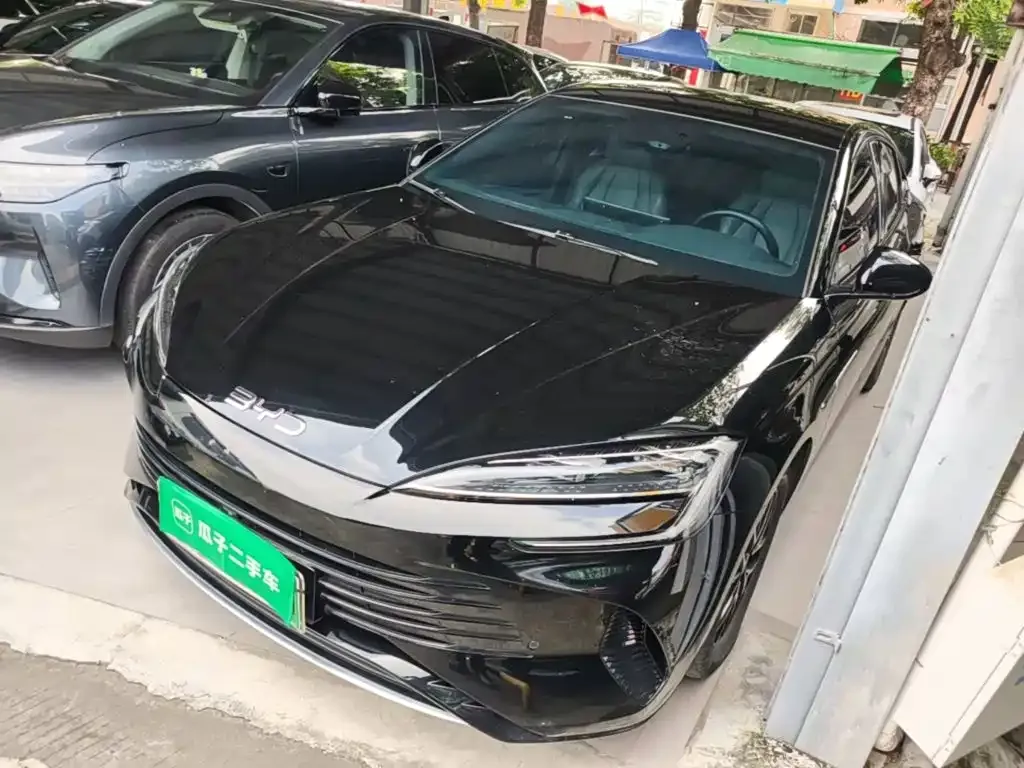 BYD Seal — фото 1