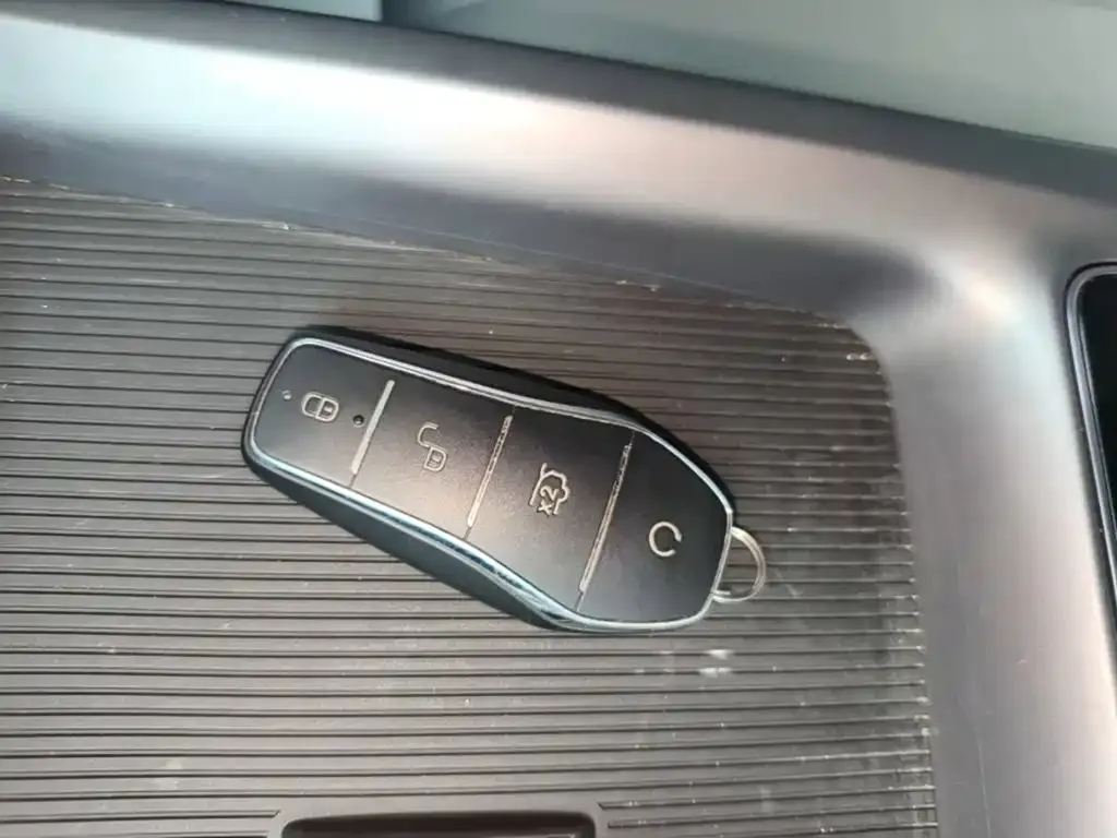 BYD Seal — фото 2