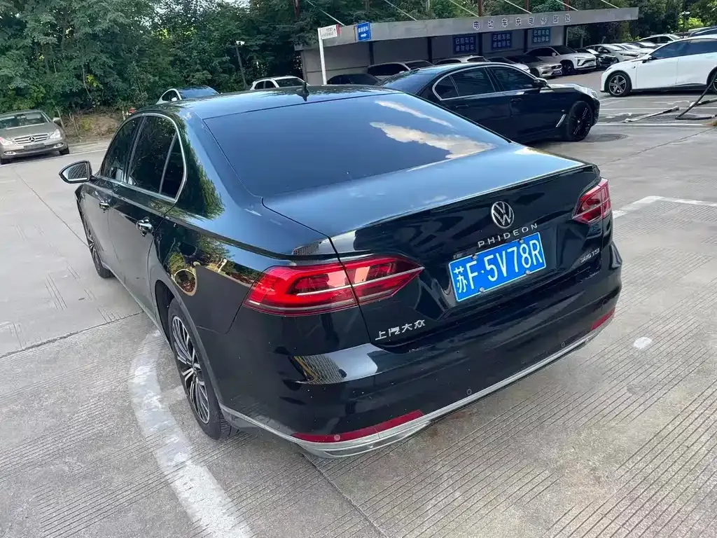 Volkswagen Phideon — фото 8