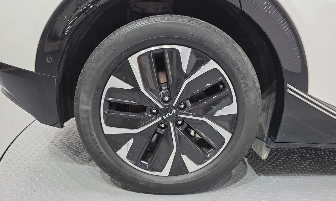 Kia EV6 — фото 10