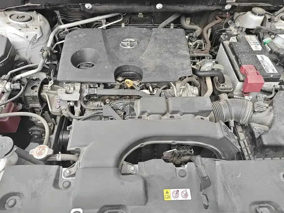 Toyota RAV4 — фото 5