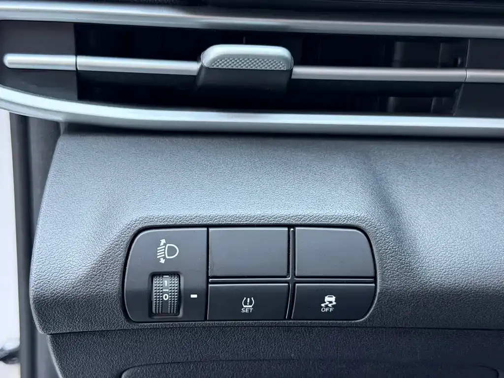 Hyundai Elantra — фото 9