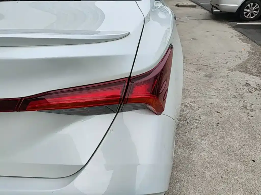 Toyota Avalon — фото 2