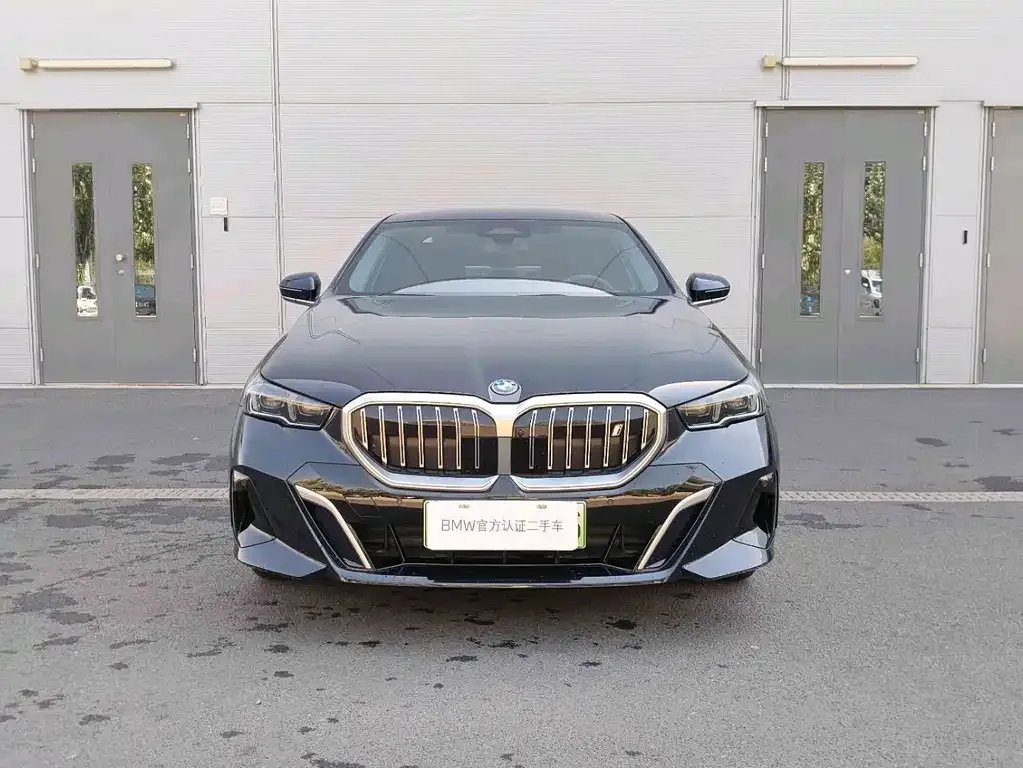 BMW i5 — фото 9