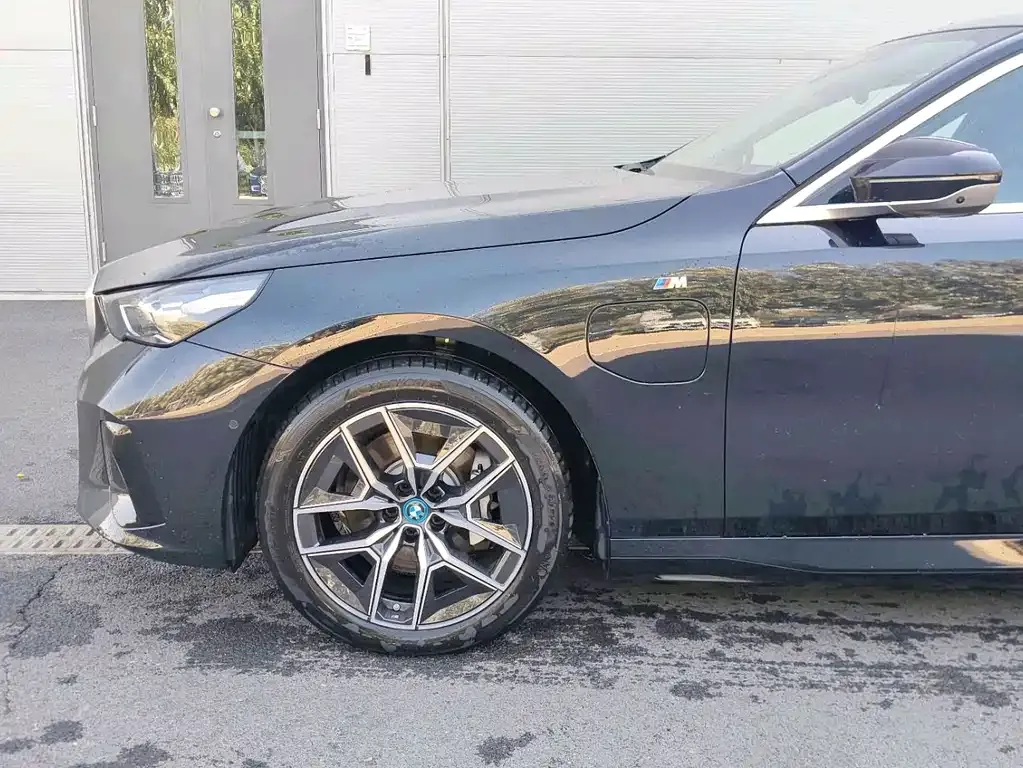 BMW i5 — фото 10
