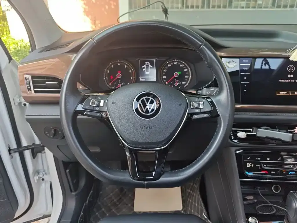 Volkswagen Tharu — фото 9