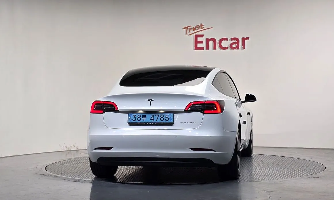 Tesla Model 3 — фото 4