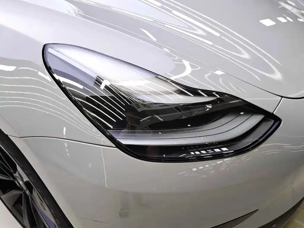 Tesla Model 3 — фото 5