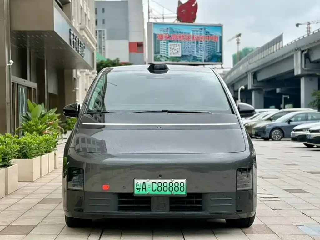 Li Auto MEGA — фото 5
