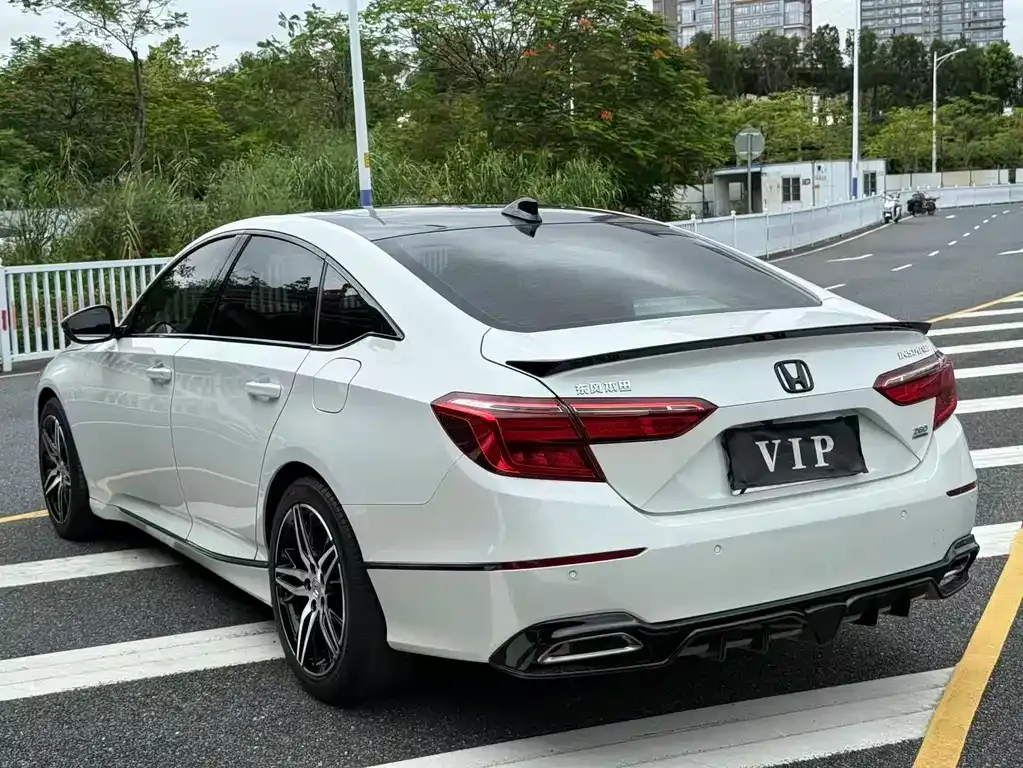 Honda Inspire — фото 10