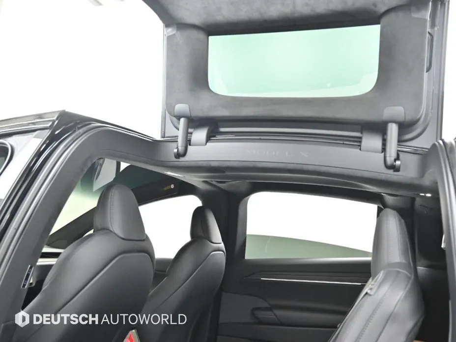 Tesla Model X — фото 6