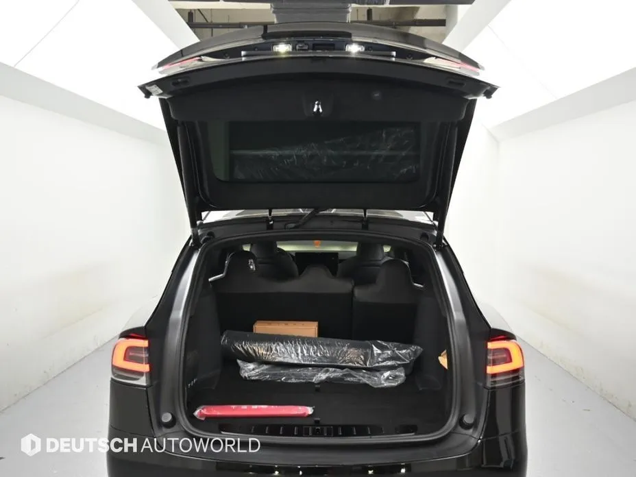 Tesla Model X — фото 2