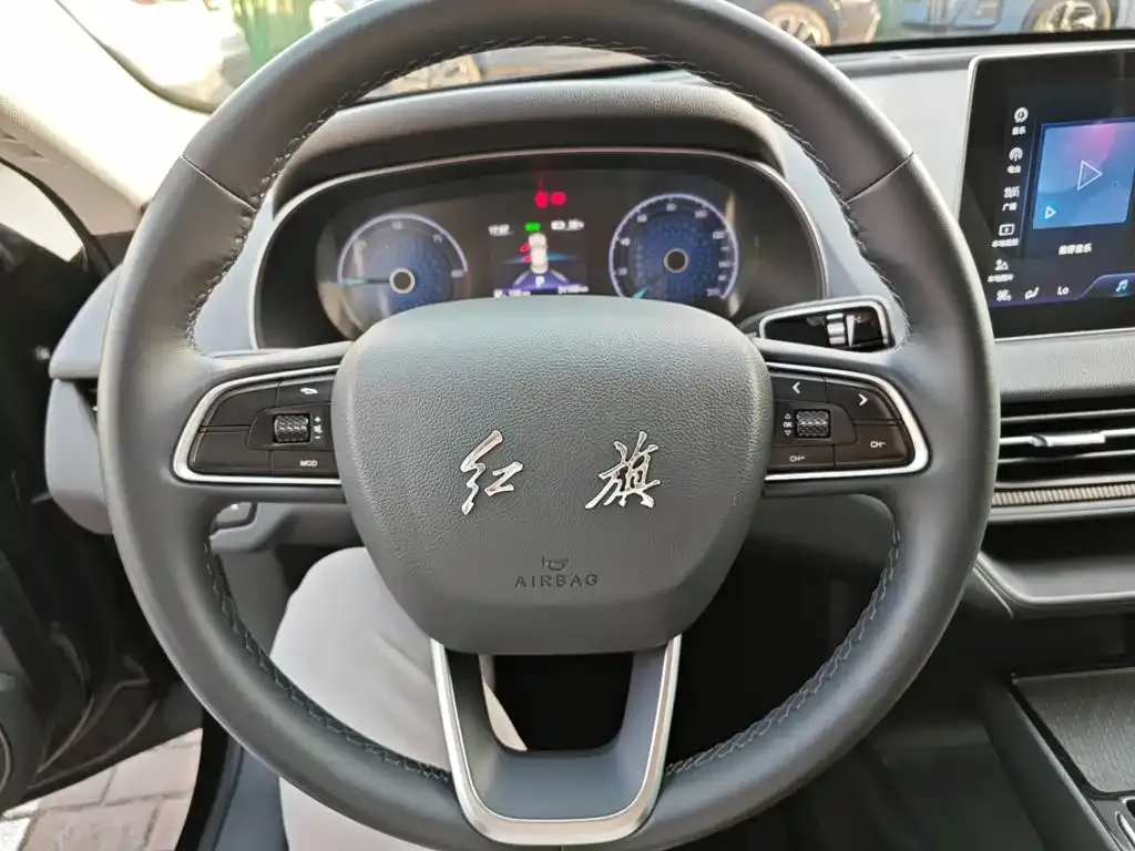 Hongqi E-QM5 — фото 4