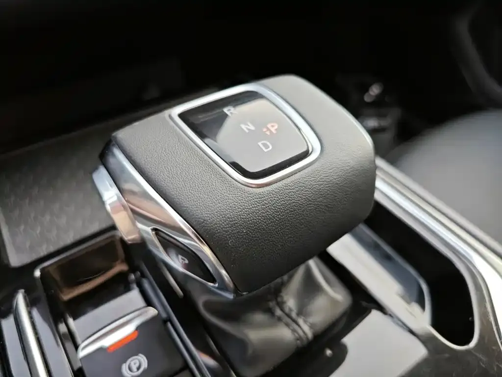 Hongqi E-QM5 — фото 3