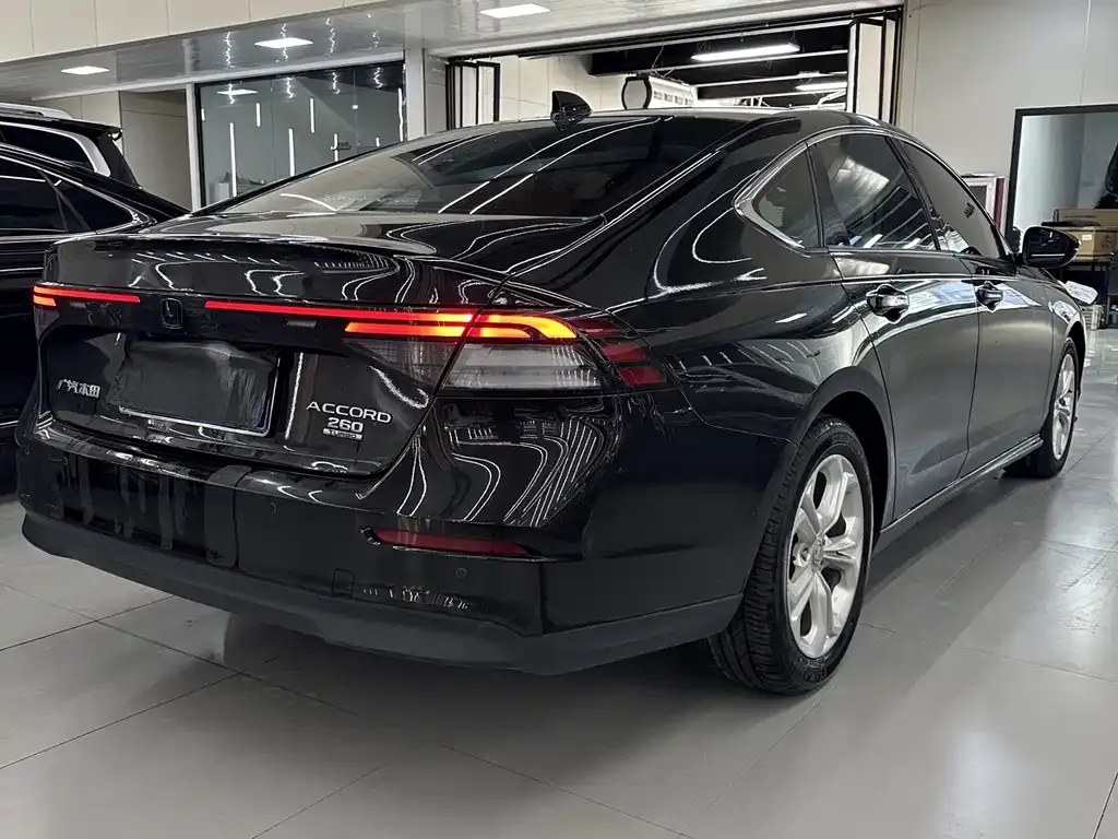 Honda Accord — фото 3