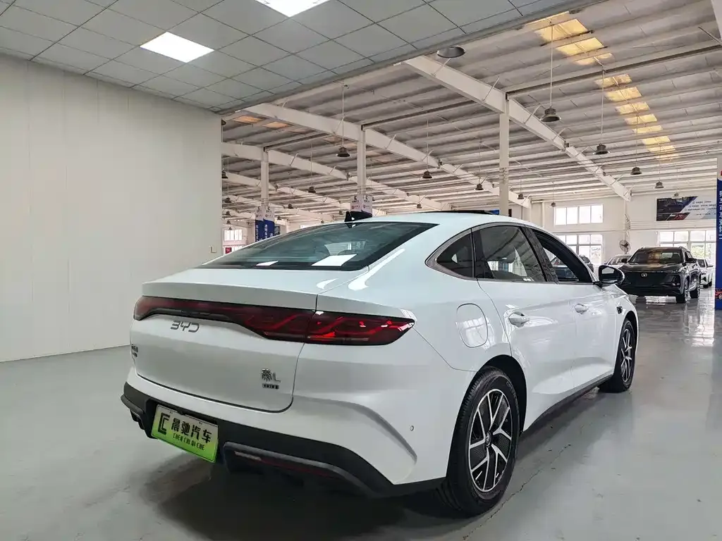 BYD Qin L — фото 9