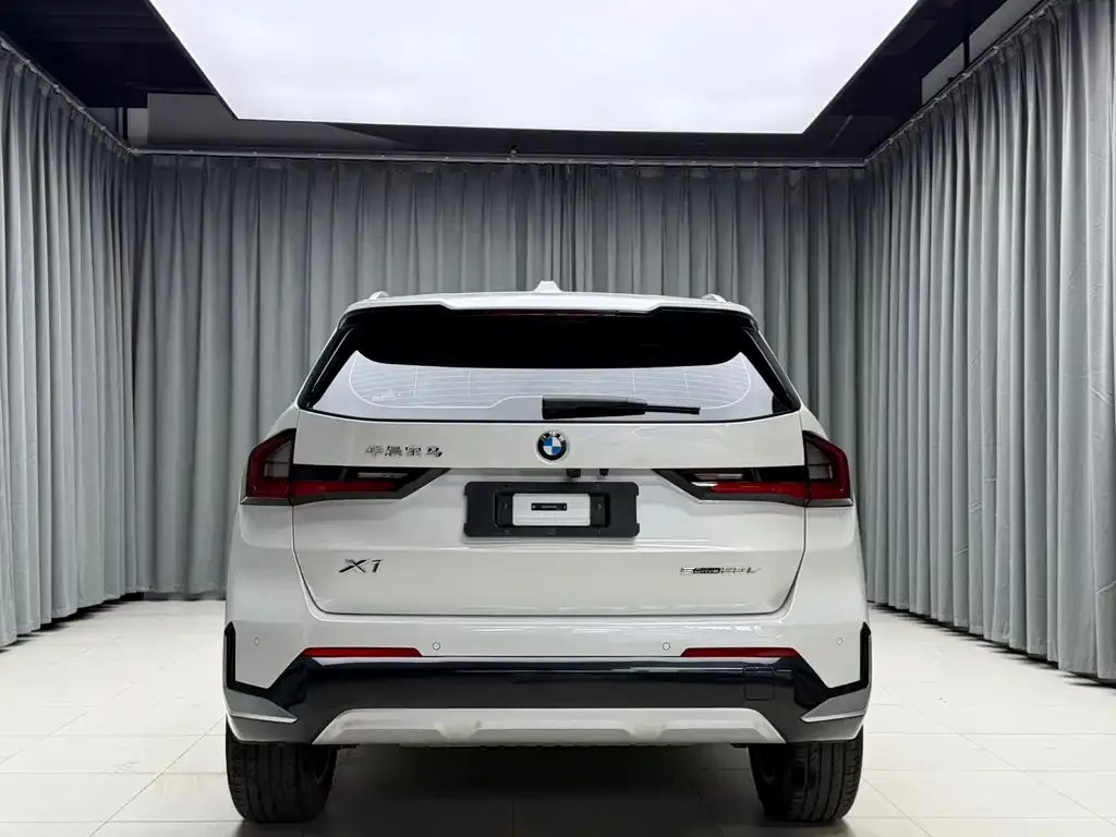 BMW X1 — фото 2