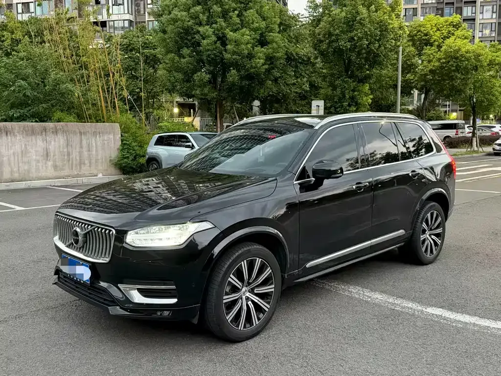 Volvo XC90 — фото 1